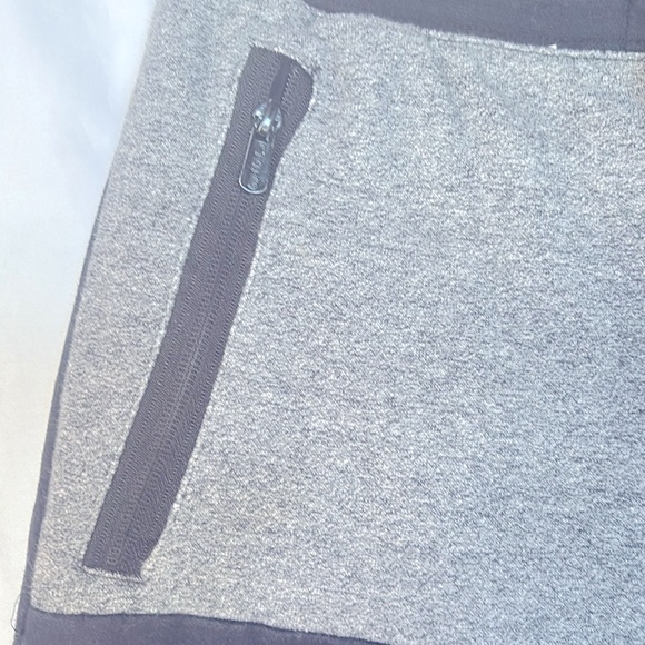 CSG Champs Sports Gently Worn Gear Men’s Fleece Shorts Size M Gray/Black - Picture 4 of 10